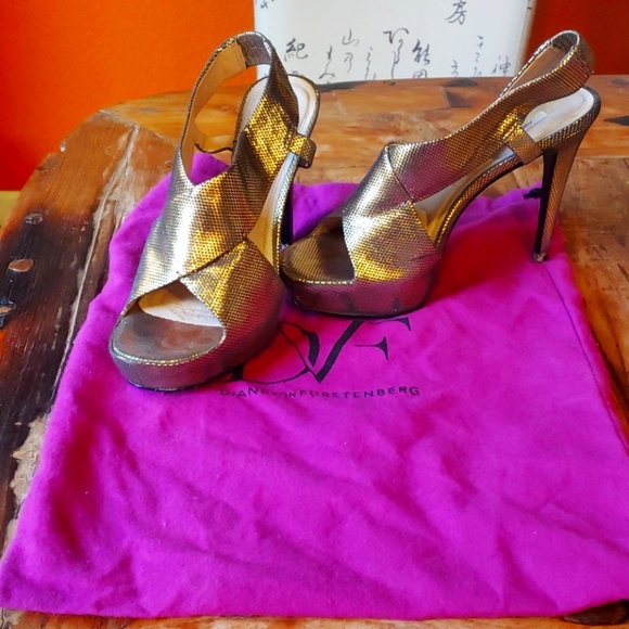 Diane Von Furstenberg Shoes - Gold Diane Von Furstenberg Zia II heels.  Size 7.5